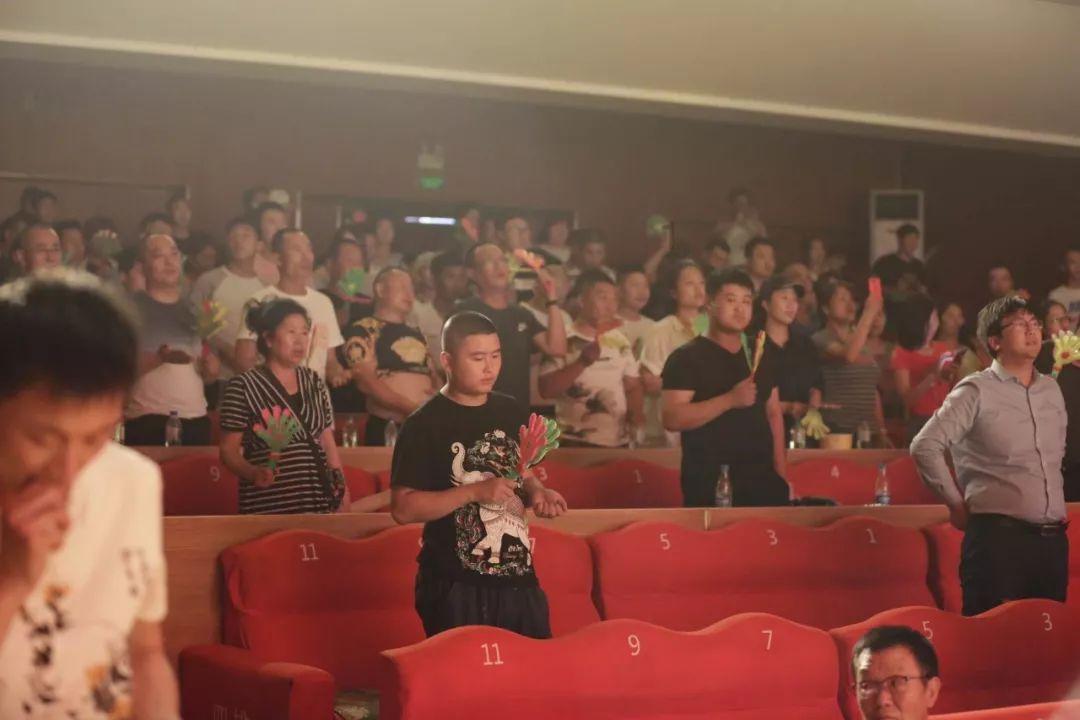 深入了解关于广东男子当街抱婴儿这起案件,你有何看法? | 有问必答平台